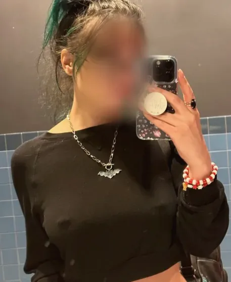 Aleyna, 28