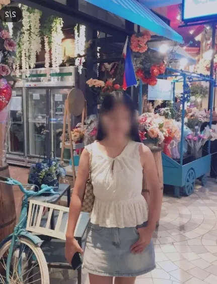 Büsra, 20