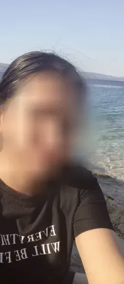 Büsra, 36