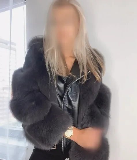 Cara, 28