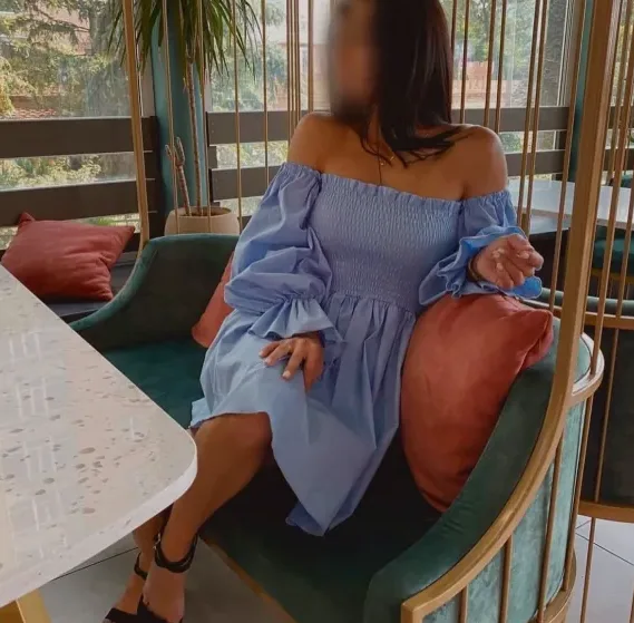 Carla, 33