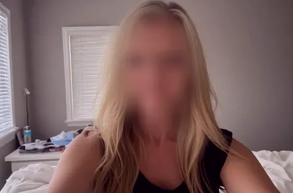 Claudia, 36