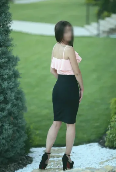 Fatma, 27