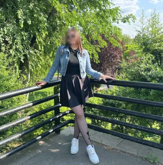 Fatma, 21