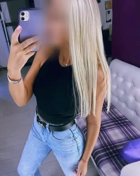 Fiona, 33