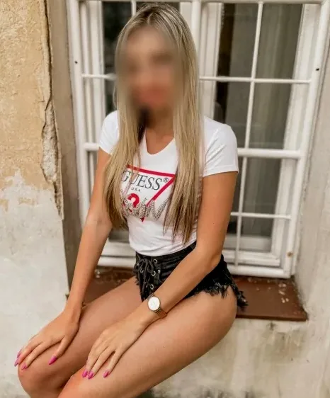 Janina, 31