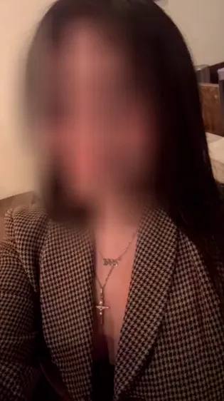 Katrin, 29