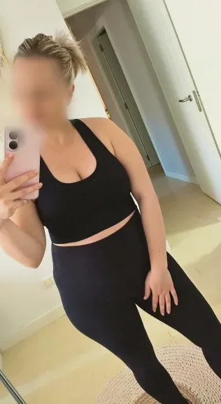 Larissa, 36