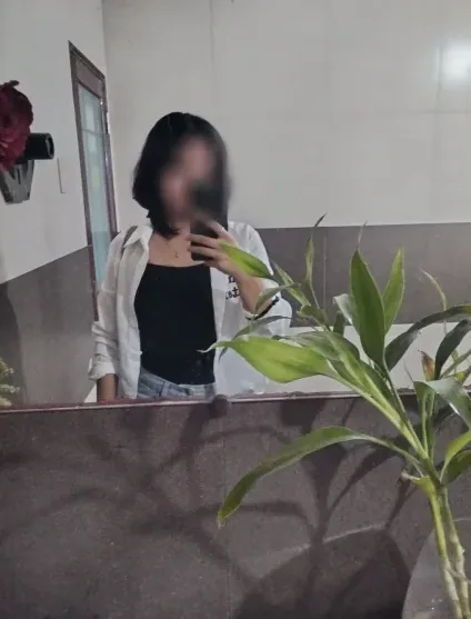 Leonie, 25
