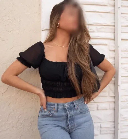 Lilly, 34