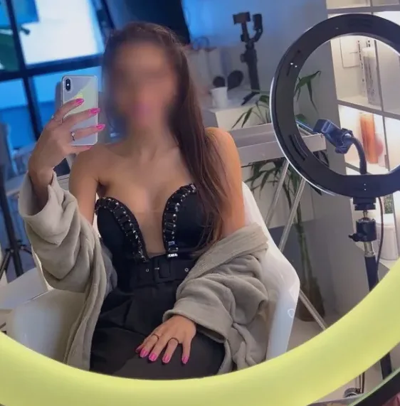 Mira, 37