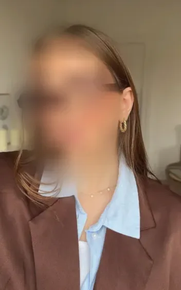 Nadja, 32