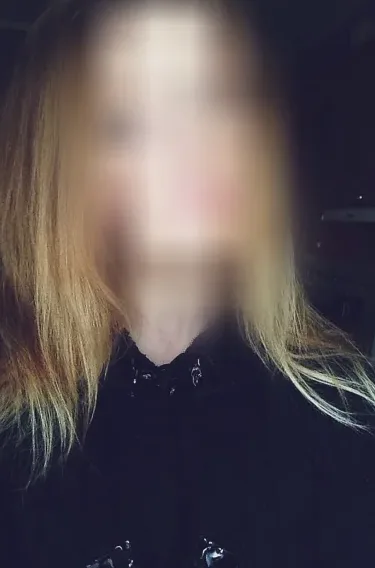 Neele, 28