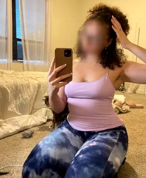 Sophia, 32