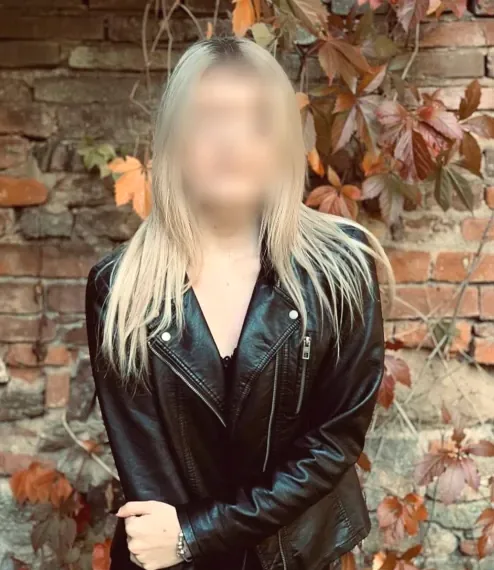 Sophie, 32