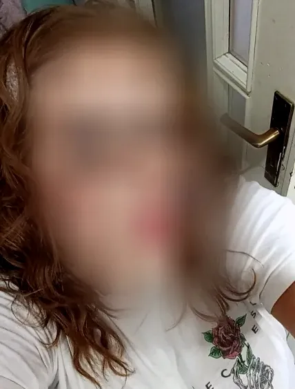 Viktoria, 26